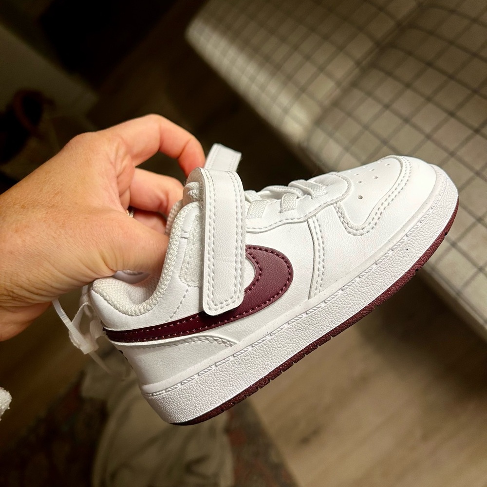Brand new toddler Nike size 7c Tags attached